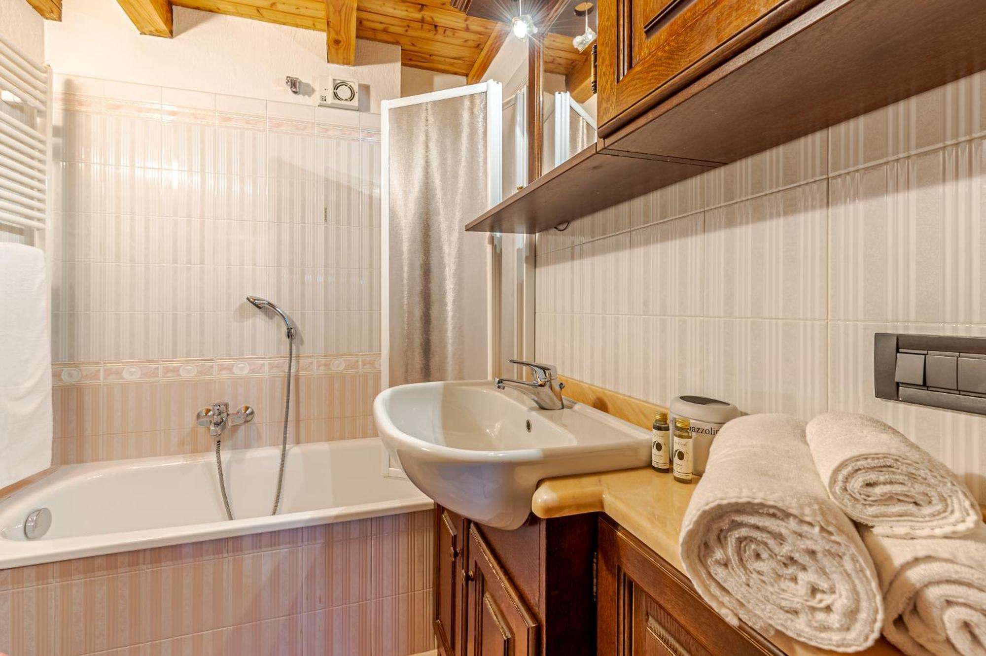 Appartamento Casa Beatrice - Wifi, Parcheggio E Vista Montagna - Cour 0231 Courmayeur Esterno foto