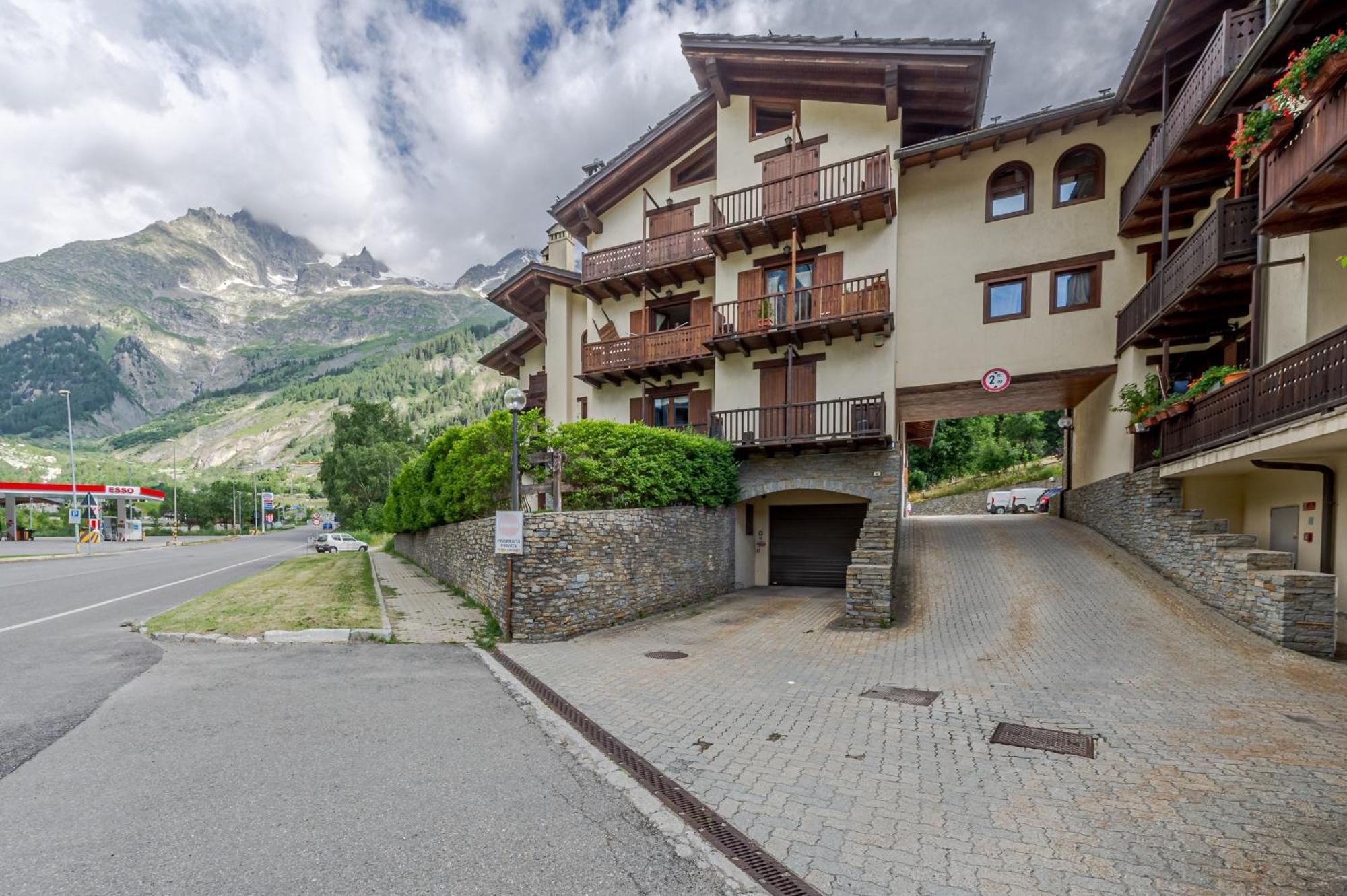 Appartamento Casa Beatrice - Wifi, Parcheggio E Vista Montagna - Cour 0231 Courmayeur Esterno foto